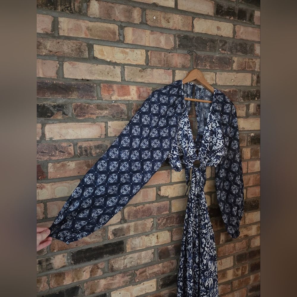 Abercrombie And Fitch Angel Sleeve O Ring Cut Out Blue Maxi Long Dress Sz Medium - Picture 3 of 6